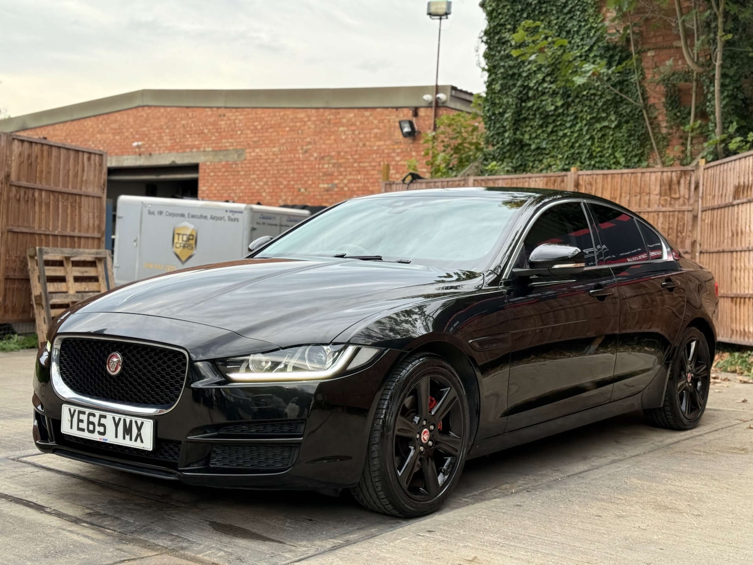Used Jaguar XE 2015 for sale - 75933687: Photo 11