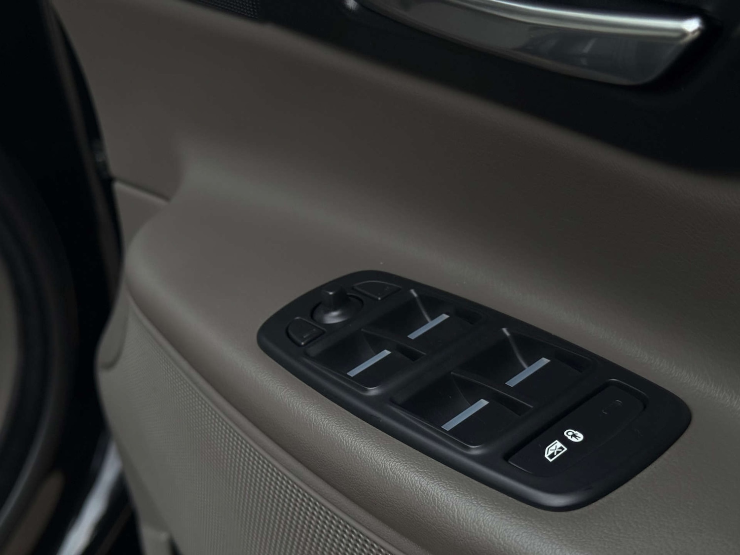 Used Jaguar XE 2015 for sale - 75933687: Photo 22