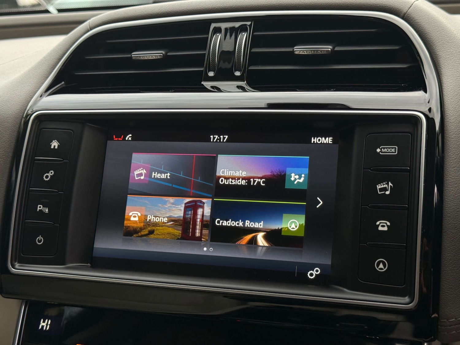 Used Jaguar XE 2015 for sale - 75933687: Photo 30