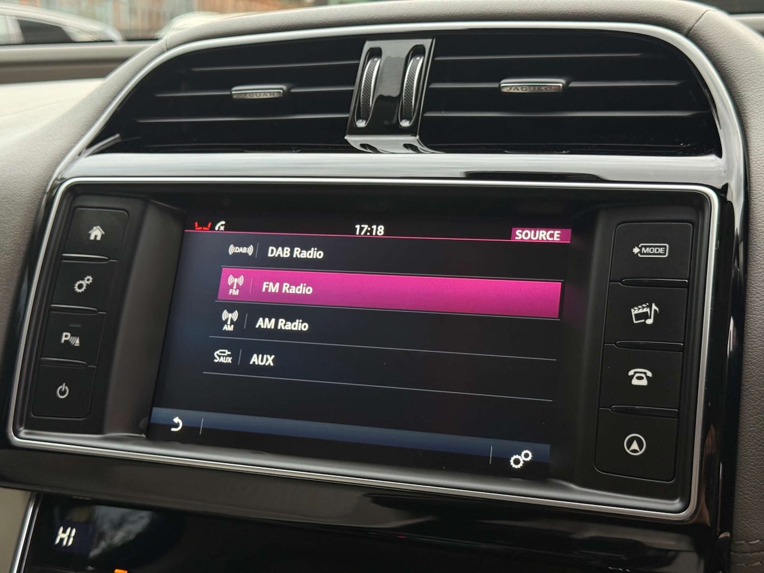 Used Jaguar XE 2015 for sale - 75933687: Photo 33