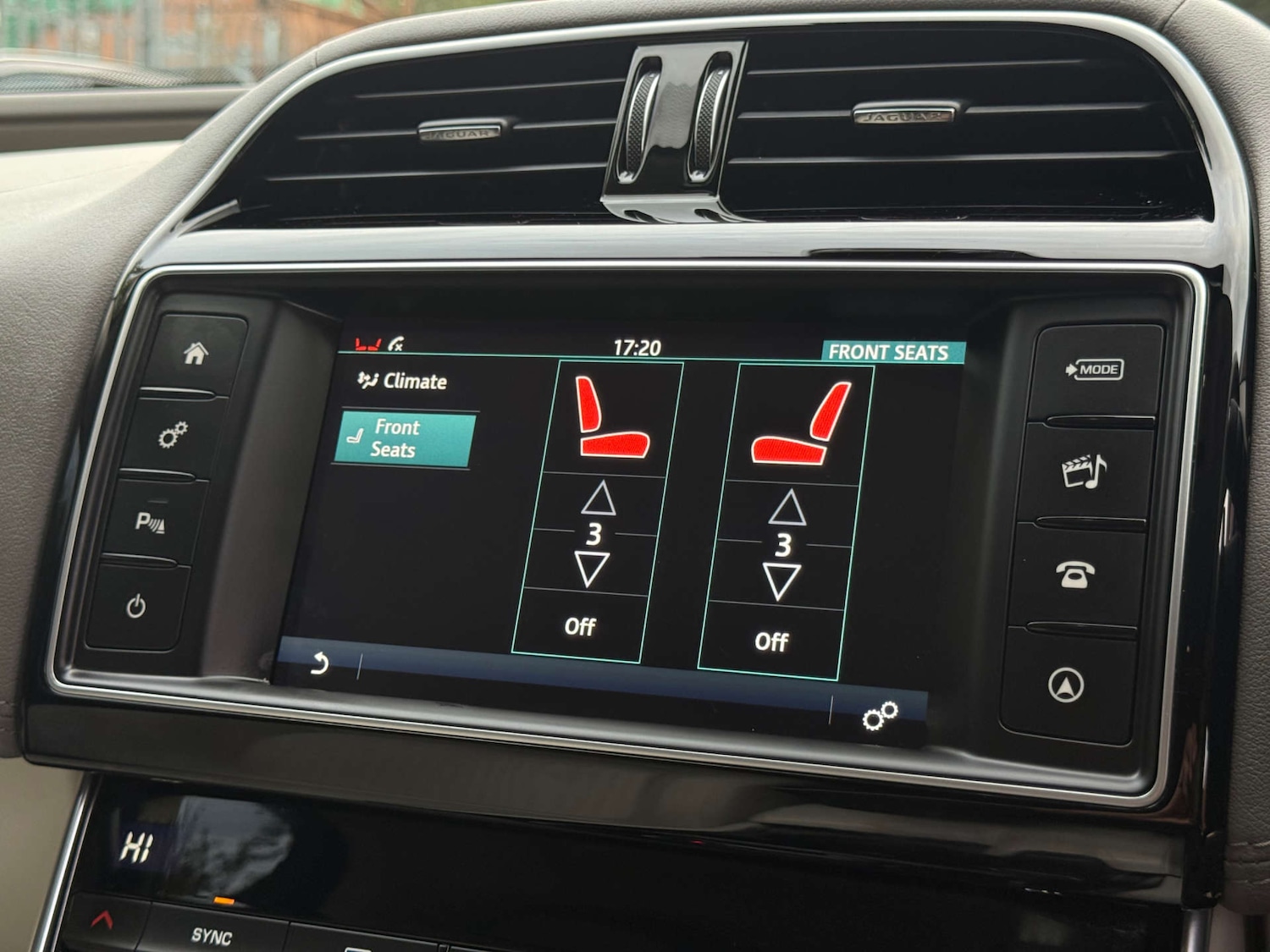 Used Jaguar XE 2015 for sale - 75933687: Photo 35