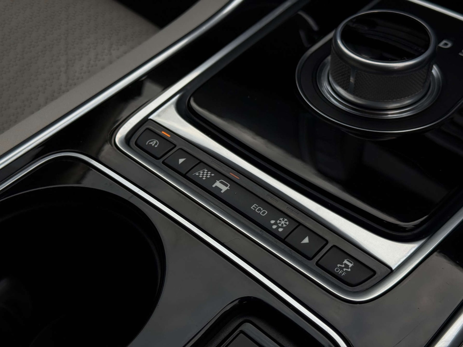 Used Jaguar XE 2015 for sale - 75933687: Photo 38