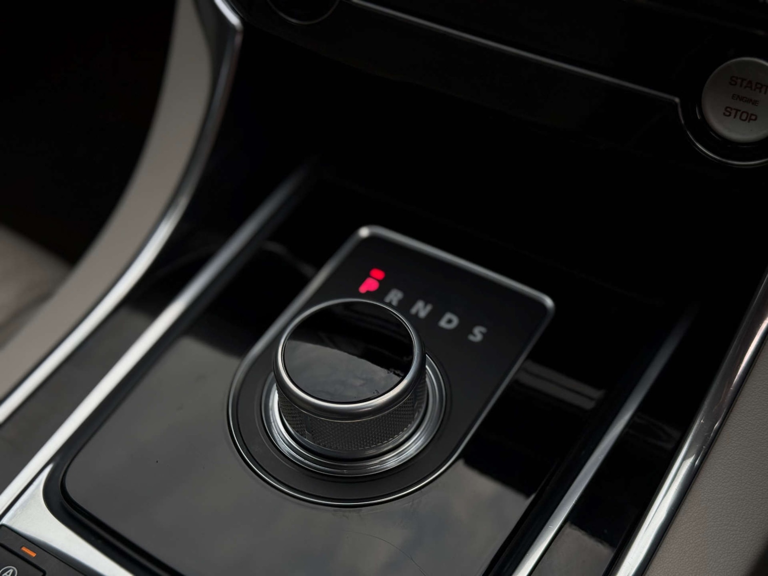 Used Jaguar XE 2015 for sale - 75933687: Photo 39