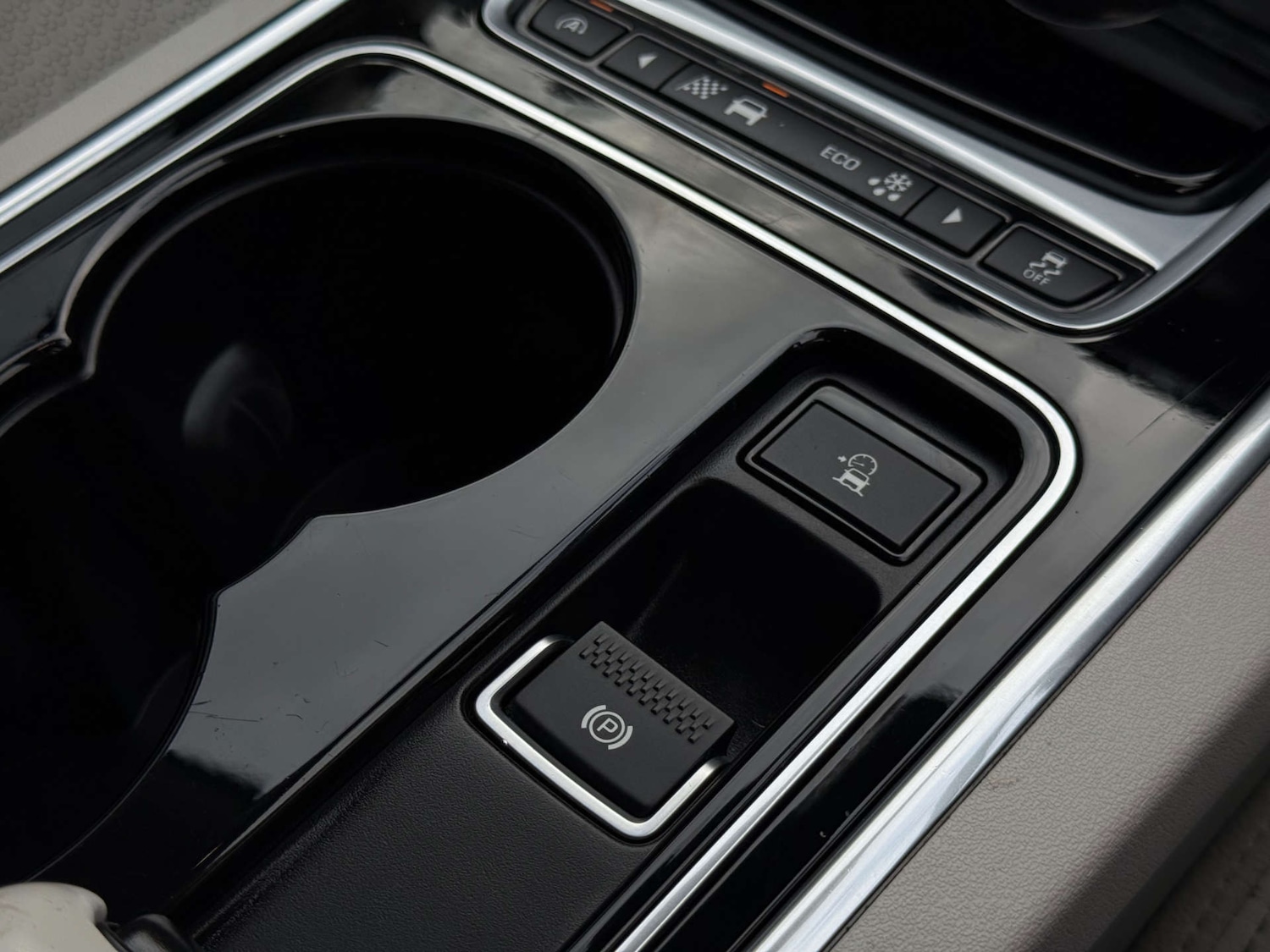 Used Jaguar XE 2015 for sale - 75933687: Photo 40