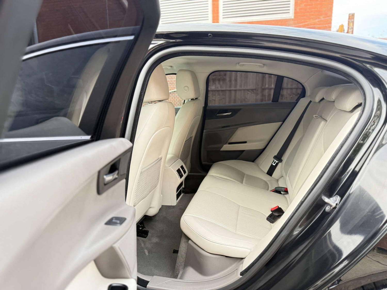 Used Jaguar XE 2015 for sale - 75933687: Photo 50