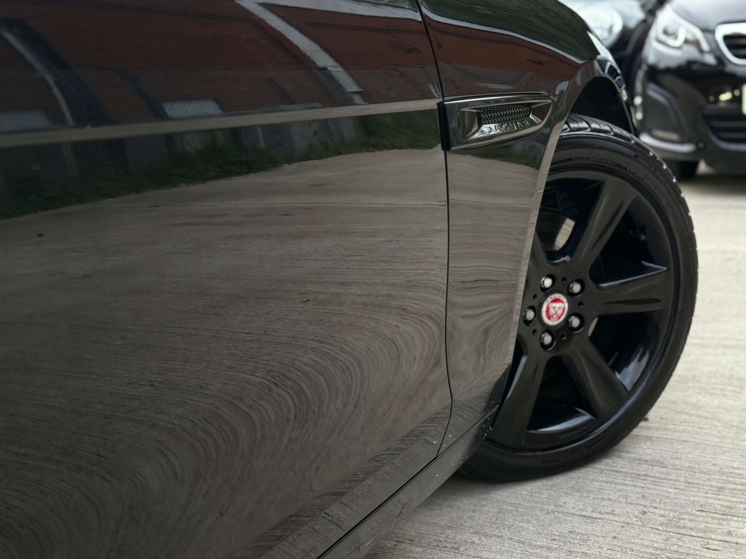 Used Jaguar XE 2015 for sale - 75933687: Photo 55