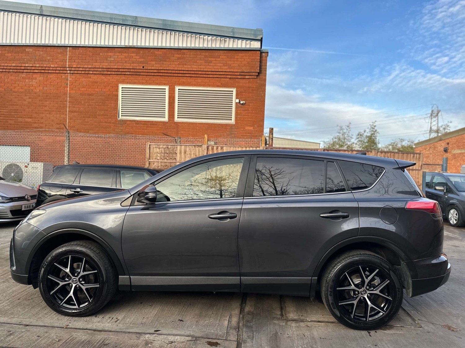 Used Toyota RAV4 2016 for sale - 76437880: Photo 13