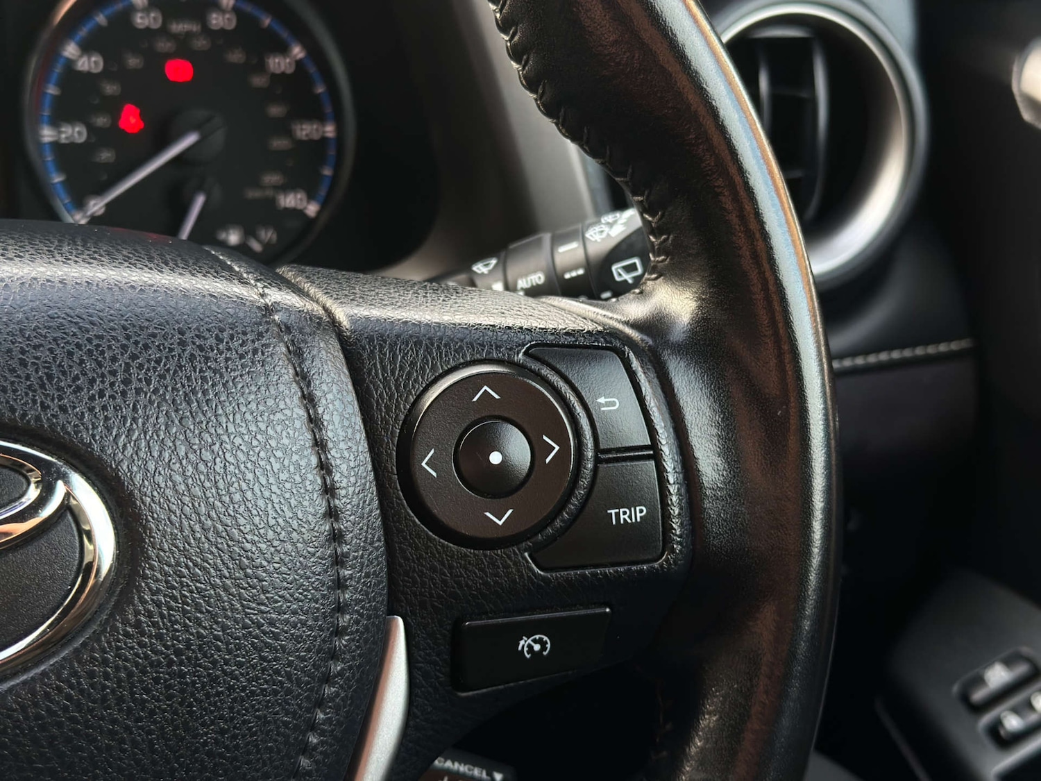 Used Toyota RAV4 2016 for sale - 76437880: Photo 18