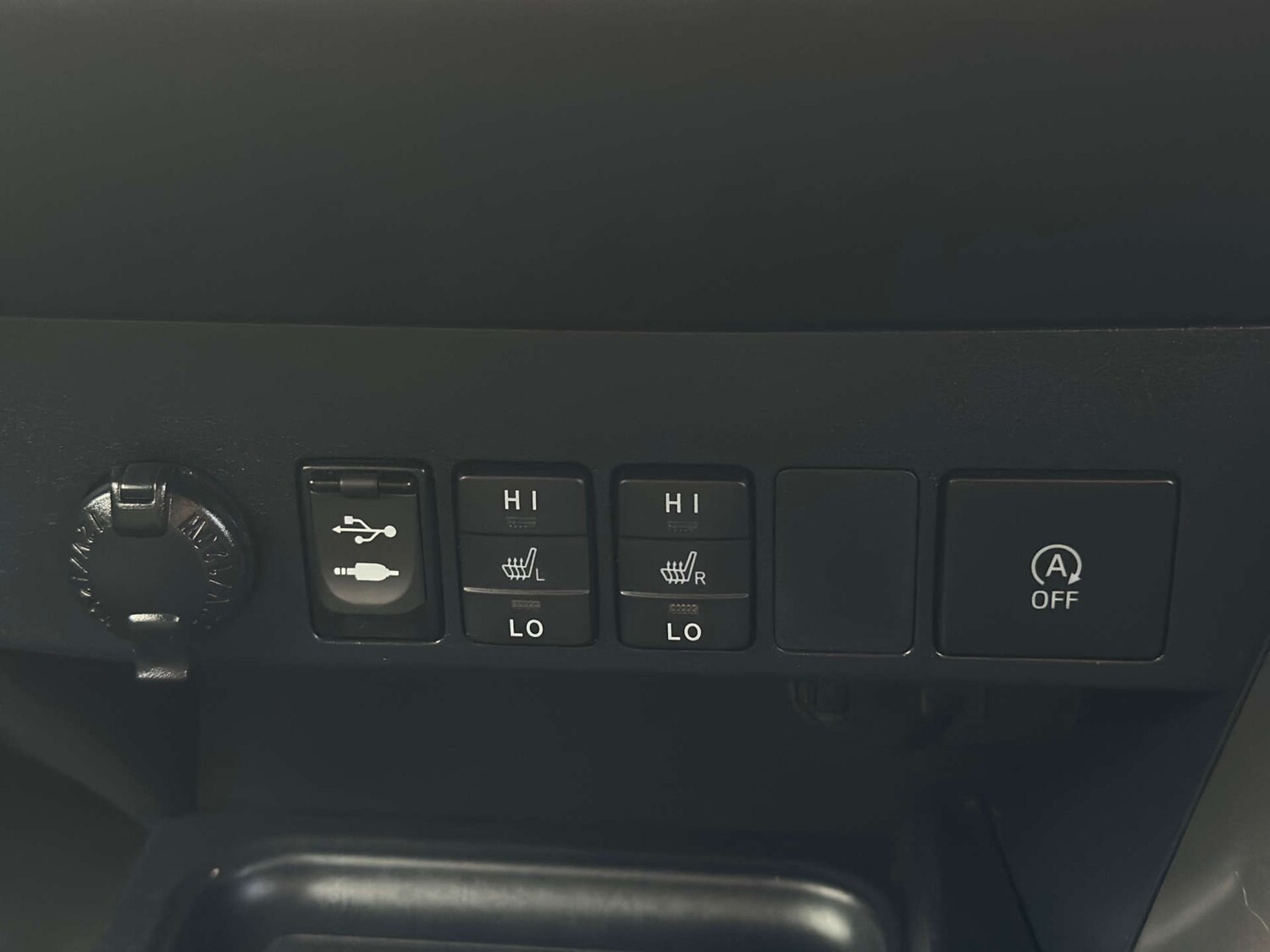 Used Toyota RAV4 2016 for sale - 76437880: Photo 26