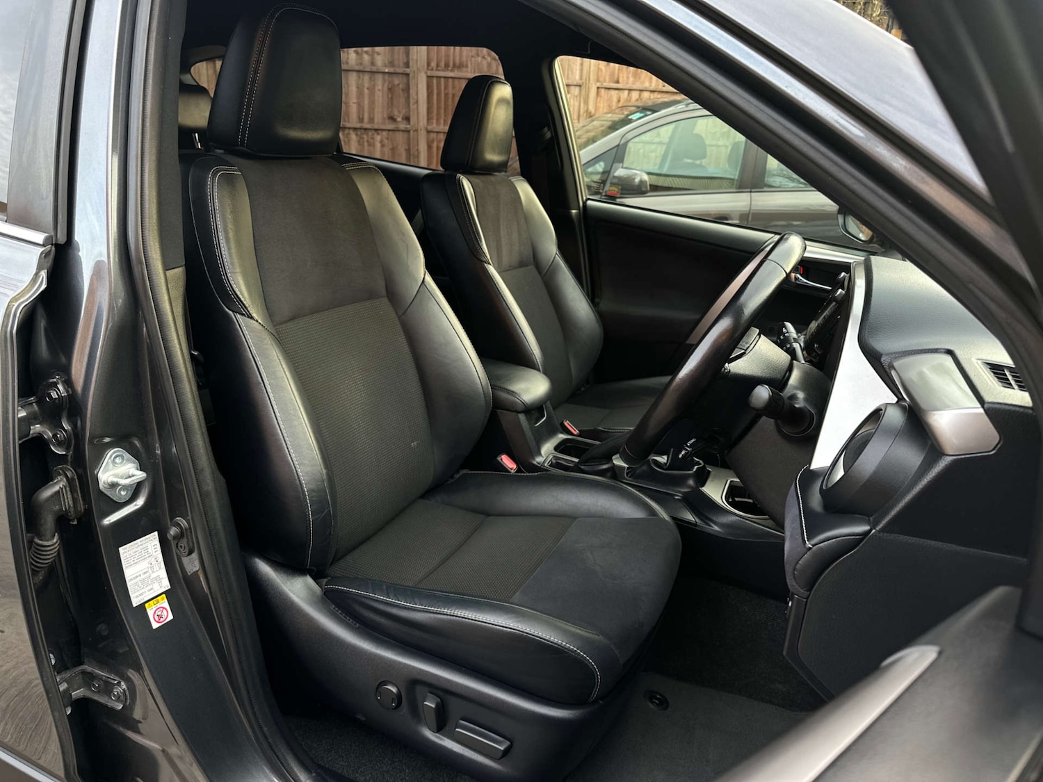 Used Toyota RAV4 2016 for sale - 76437880: Photo 31