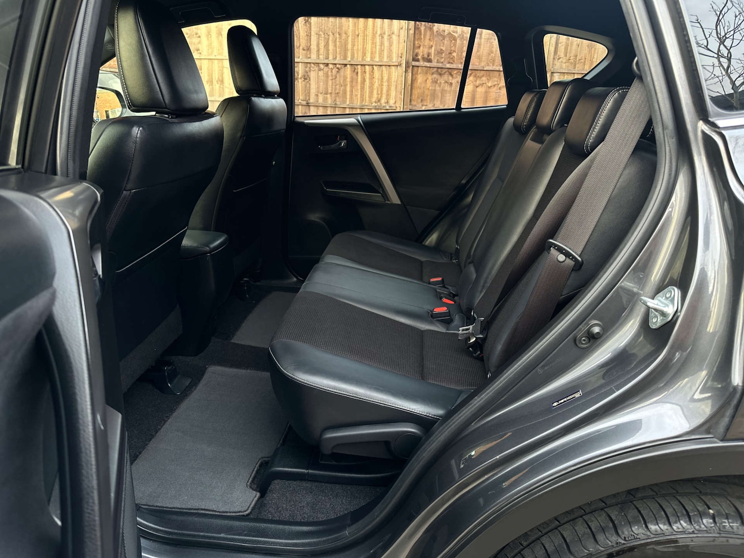 Used Toyota RAV4 2016 for sale - 76437880: Photo 34