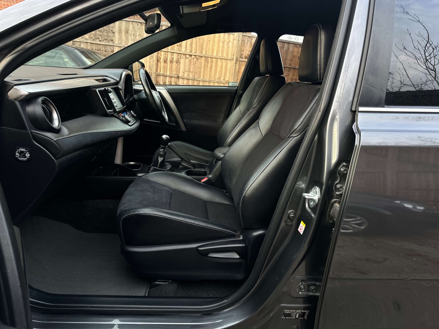 Used Toyota RAV4 2016 for sale - 76437880: Photo 36