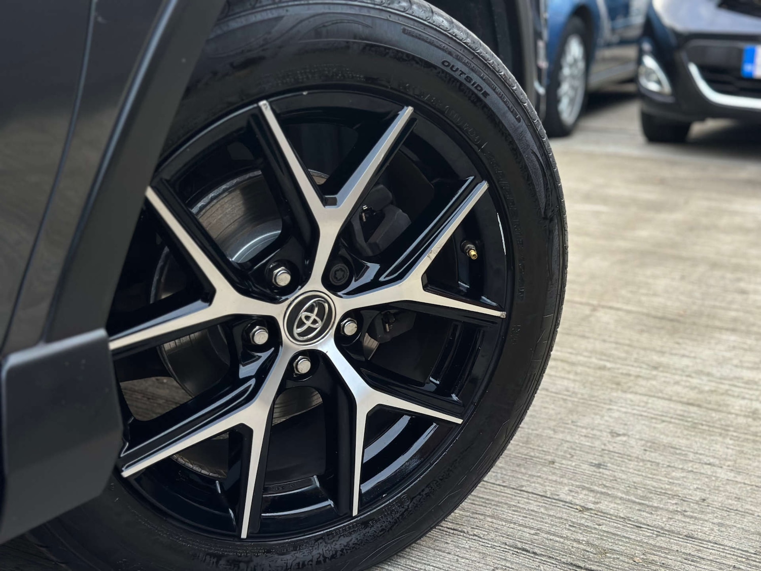 Used Toyota RAV4 2016 for sale - 76437880: Photo 42