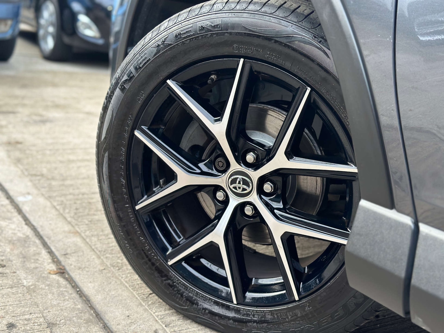 Used Toyota RAV4 2016 for sale - 76437880: Photo 45