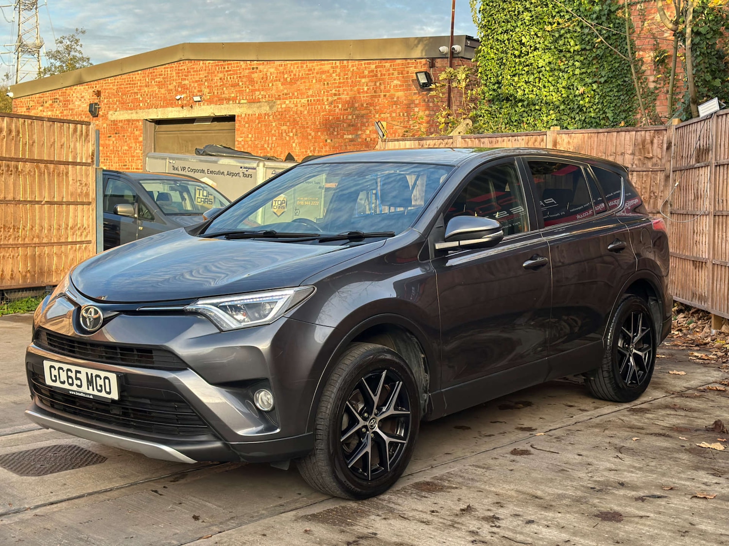 Used Toyota RAV4 2016 for sale - 76437880: Photo 8