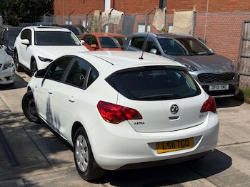 Used Vauxhall Astra 2011 for sale - 79357036: Photo