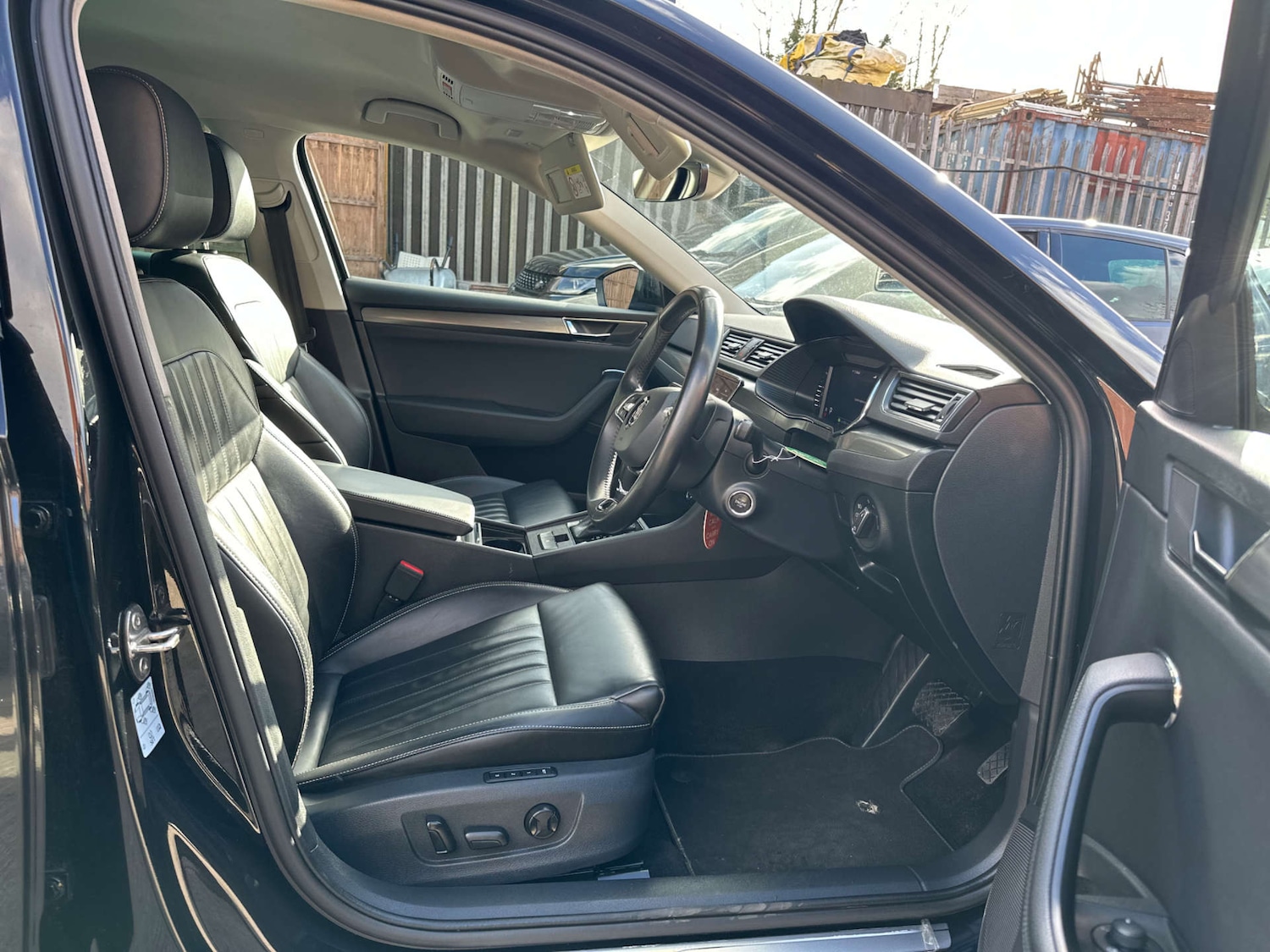 Used Skoda Superb 2022 for sale - 77845668: Photo 31