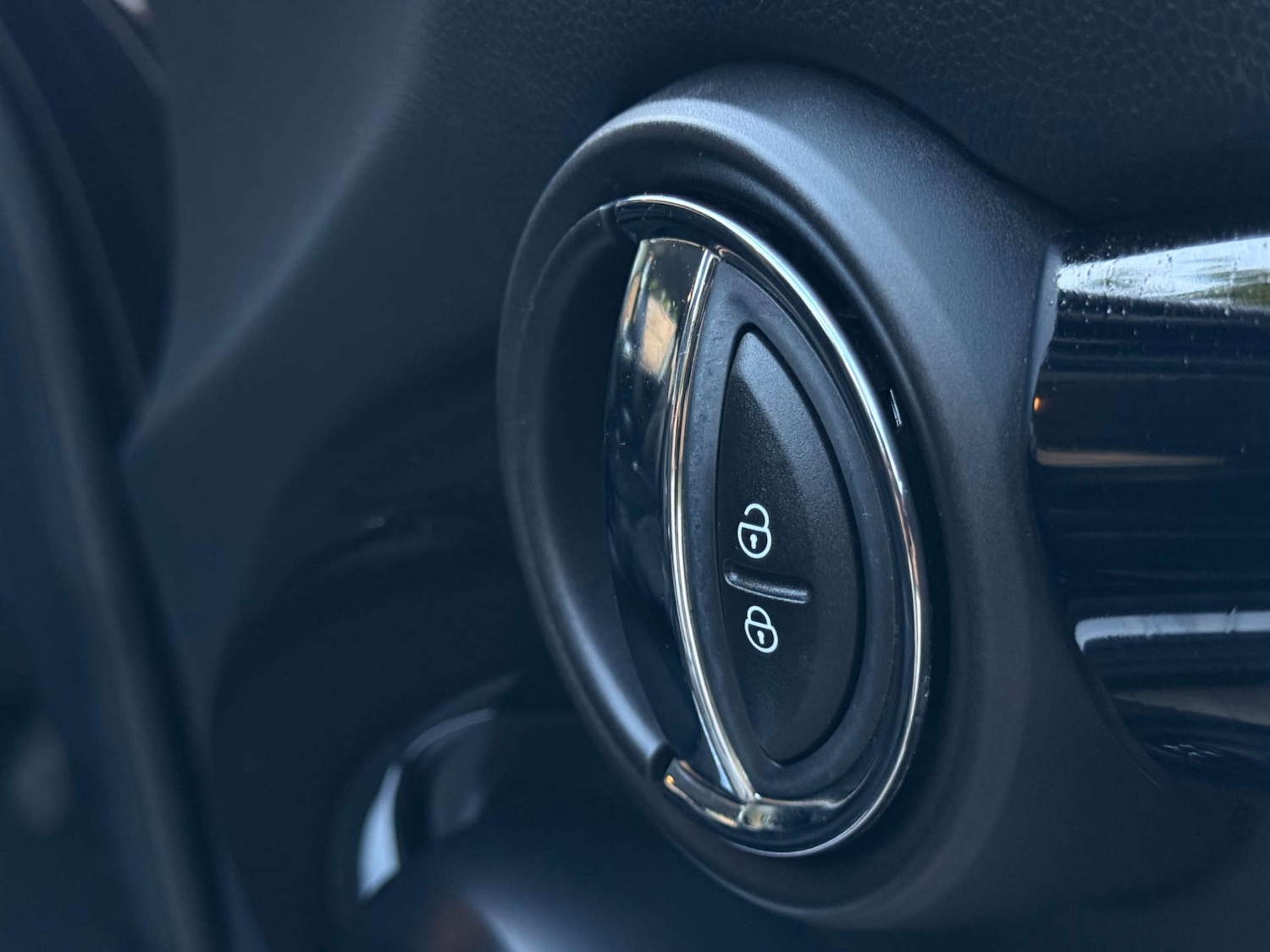 Used MINI Hatch 2017 for sale - 76601776: Photo 24