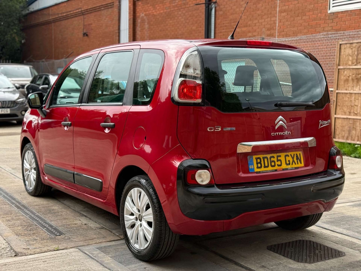 Used Citroen C3 Picasso 2015 for sale - 76139829: Photo 21