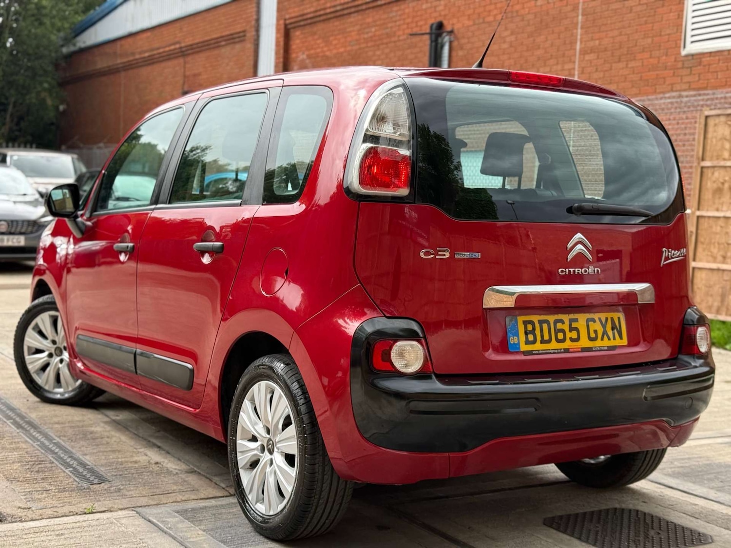 Used Citroen C3 Picasso 2015 for sale - 76139829: Photo 6