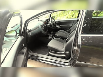 Used Fiat Grande Punto 2009 for sale - 79151367: Photo