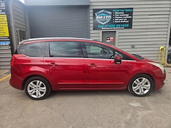 Used Peugeot 5008 2011 for sale - 75891531: Photo