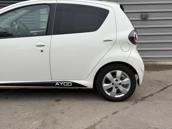Used Toyota AYGO 2013 for sale - 76281449: Photo 11
