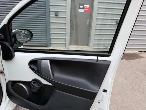 Used Toyota AYGO 2013 for sale - 76281449: Photo 15
