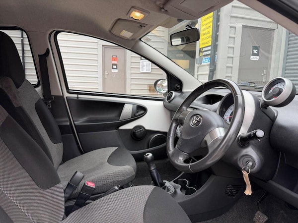 Used Toyota AYGO 2013 for sale - 76281449: Photo 16