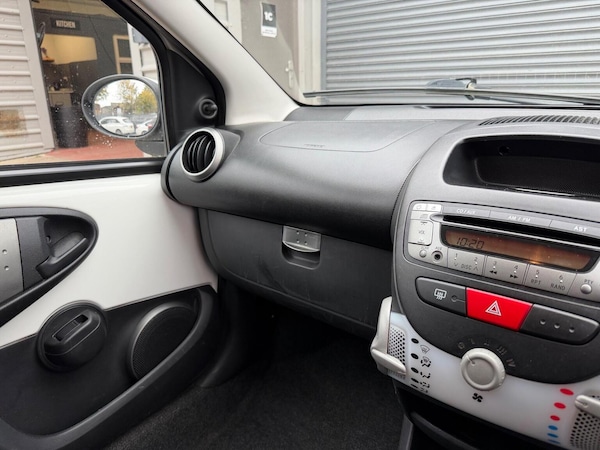 Used Toyota AYGO 2013 for sale - 76281449: Photo 21