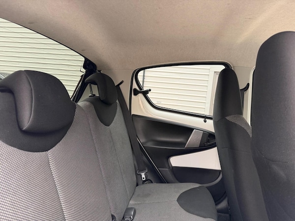 Used Toyota AYGO 2013 for sale - 76281449: Photo 23