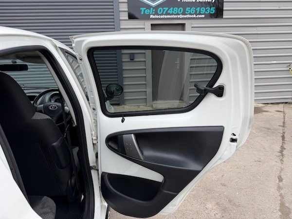 Used Toyota AYGO 2013 for sale - 76281449: Photo 24