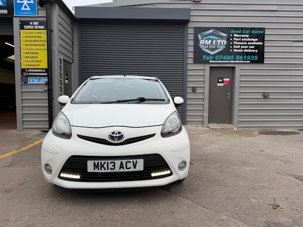 Used Toyota AYGO 2013 for sale - 76281449: Photo 2