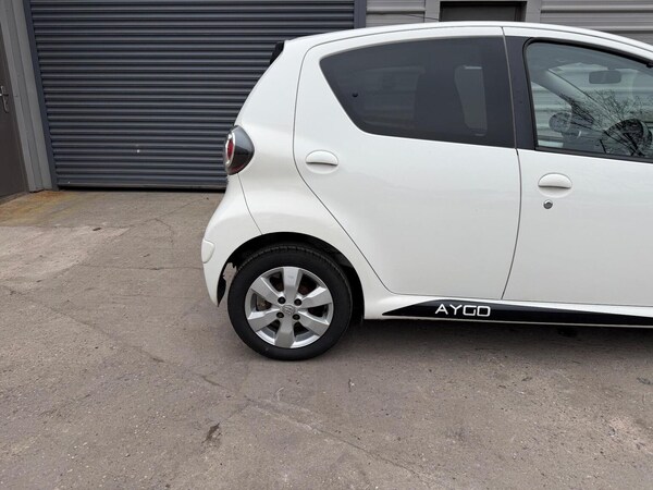 Used Toyota AYGO 2013 for sale - 76281449: Photo 6