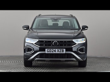 Used Volkswagen T-Roc 2024 for sale - 79120125: Photo