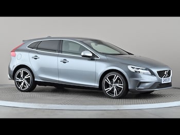 Used Volvo V40 2019 for sale - 79352138: Photo