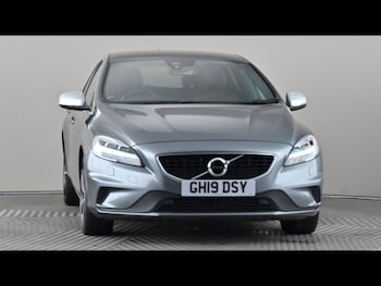 Used Volvo V40 2019 for sale - 79352138: Photo