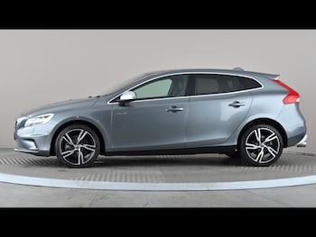Used Volvo V40 2019 for sale - 79352138: Photo