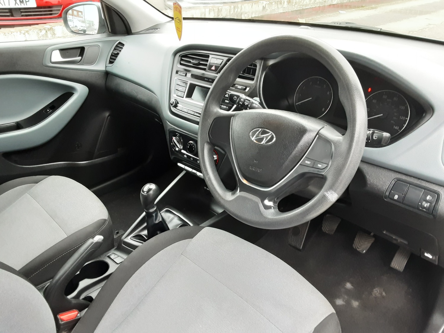 Used Hyundai i20 2015 for sale - 76302509: Photo 5