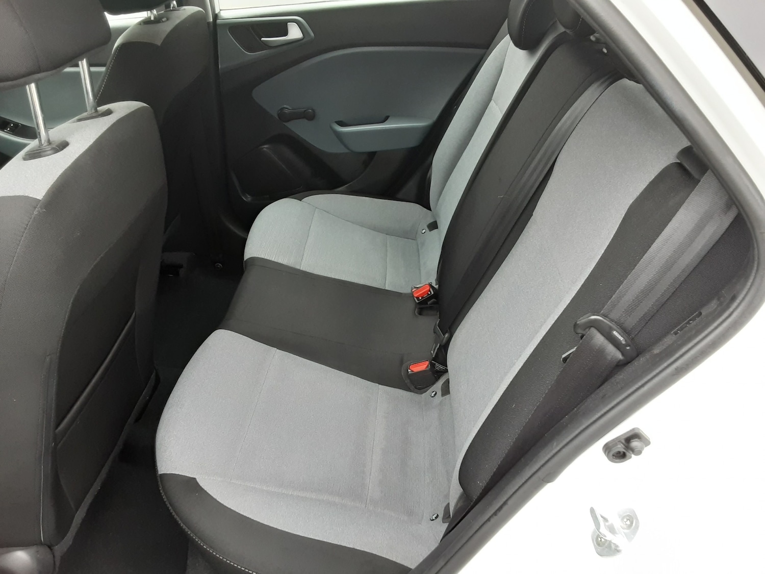 Used Hyundai i20 2015 for sale - 76302509: Photo 8