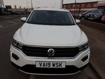 Used Volkswagen T-Roc 2019 for sale - 77545354: Photo