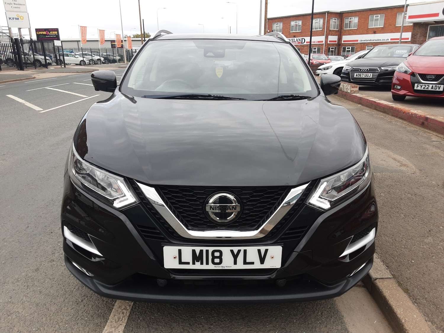 Used Nissan Qashqai 2018 for sale - 76234233: Photo 2