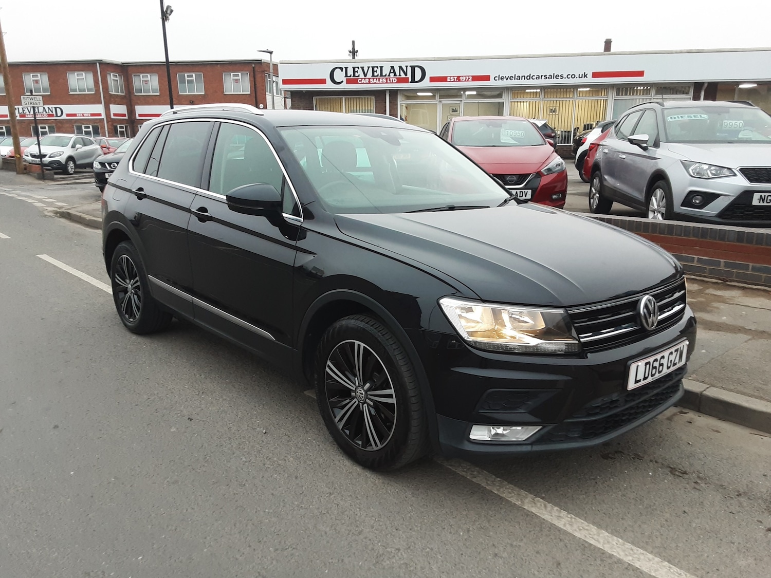 Used Volkswagen Tiguan 2016 for sale - 76531801: Photo 1