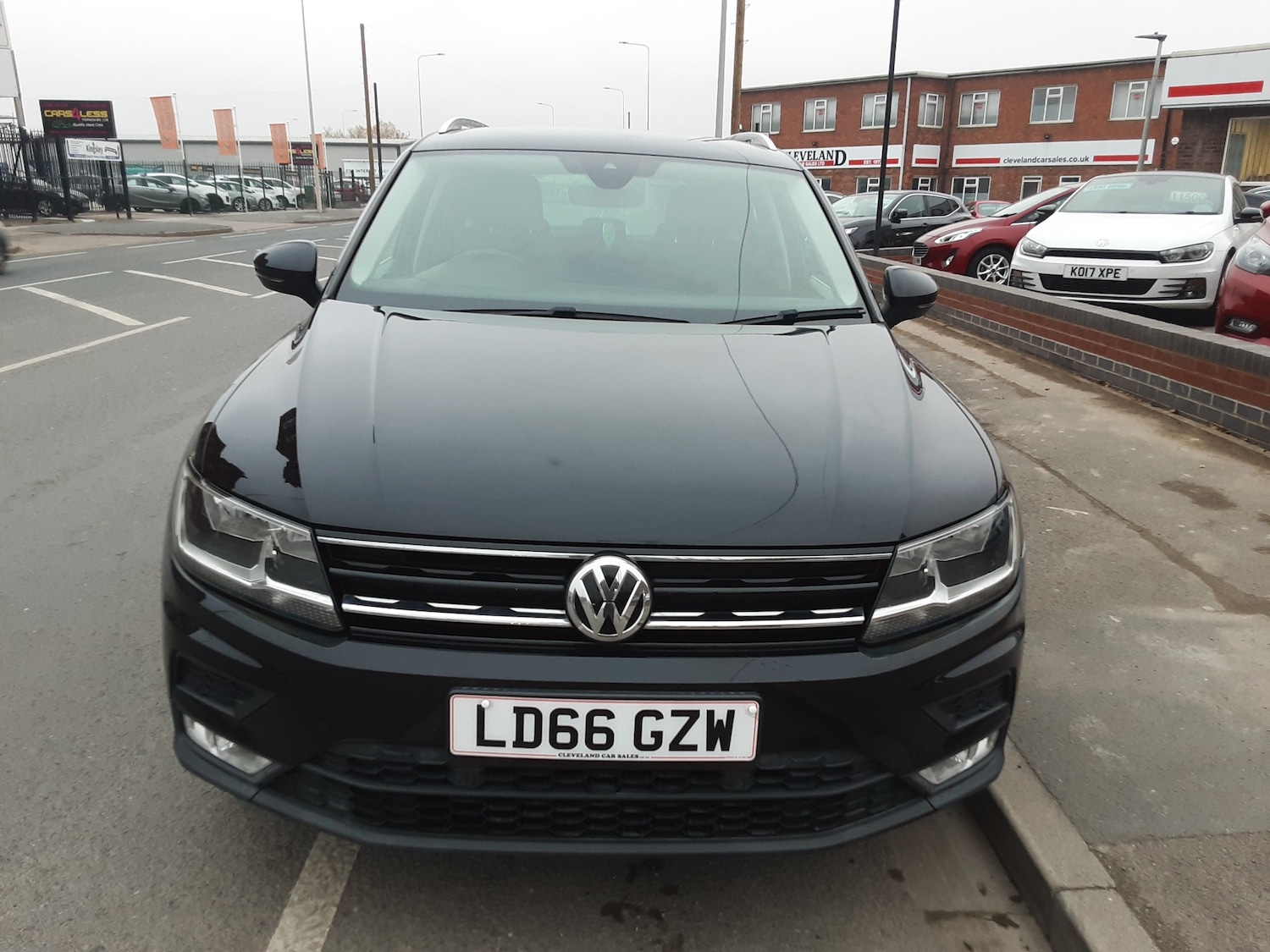 Used Volkswagen Tiguan 2016 for sale - 76531801: Photo 2