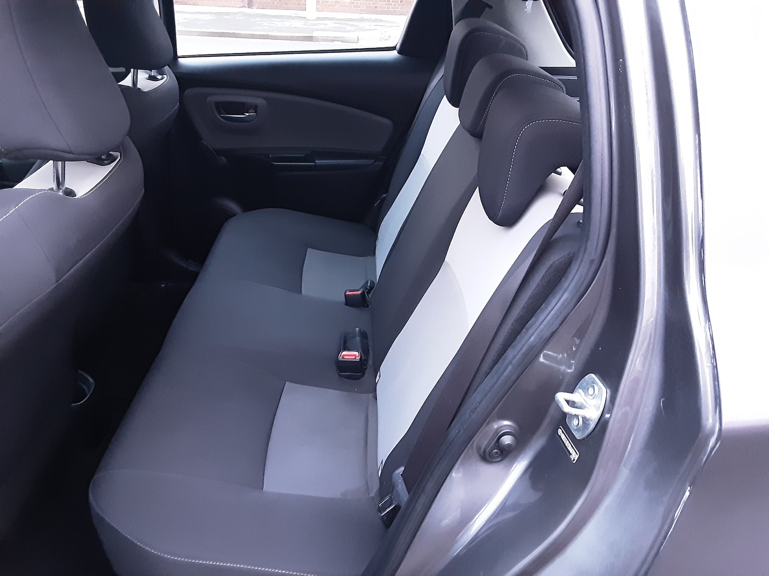 Used Toyota Yaris 2018 for sale - 77225260: Photo 11