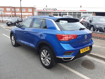 Used Volkswagen T-Roc 2018 for sale - 79102043: Photo