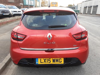 Used Renault Clio 2015 for sale - 76290393: Photo