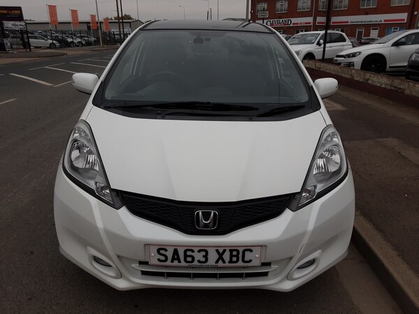 Used Honda Jazz 2013 for sale - 76302433: Photo 2