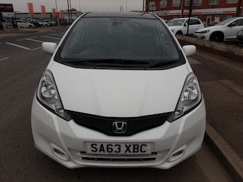 Used Honda Jazz 2013 for sale - 76302433: Photo 2