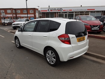 Used Honda Jazz 2013 for sale - 76302433: Photo 4